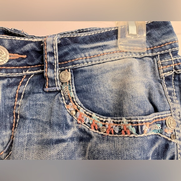 Grace in LA Women’s Denim Capri Pants, Size 26, Faded Blue; Sequins - Picture 4 of 9